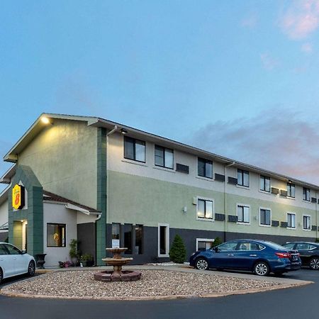 Super 8 By Wyndham Kansas City At Barry Road/Airport Exteriör bild