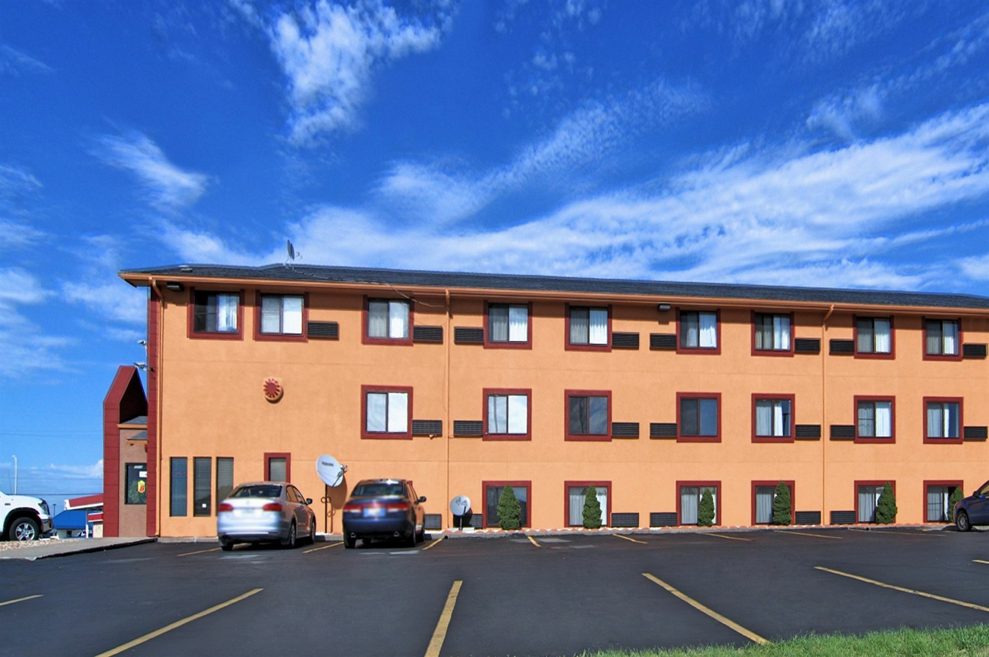 Super 8 By Wyndham Kansas City At Barry Road/Airport Exteriör bild