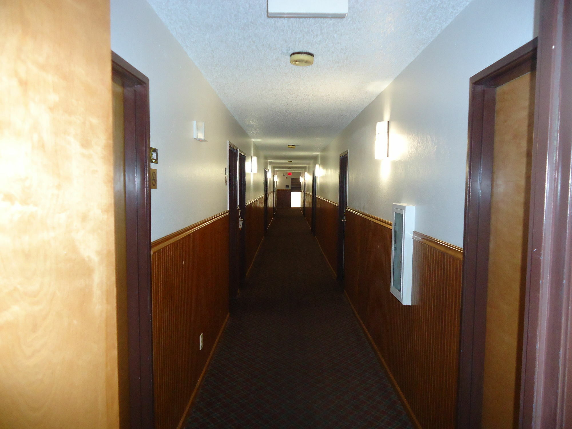 Super 8 By Wyndham Kansas City At Barry Road/Airport Exteriör bild